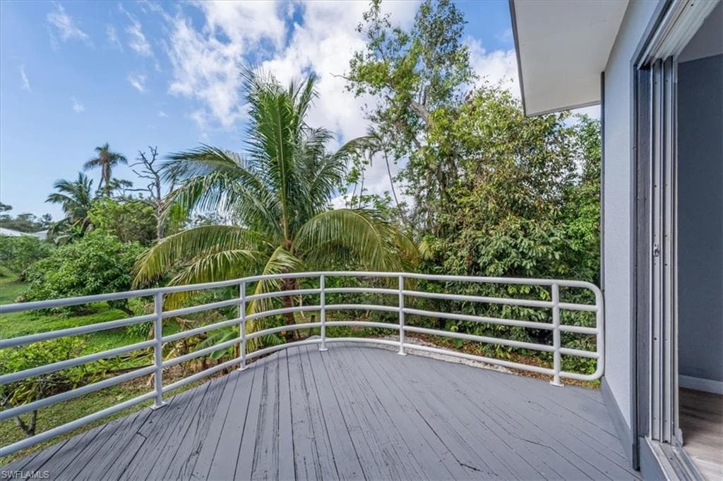 10925 Russell RD-26