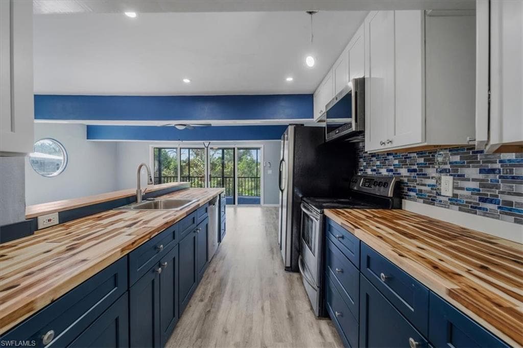 10925 Russell RD-12