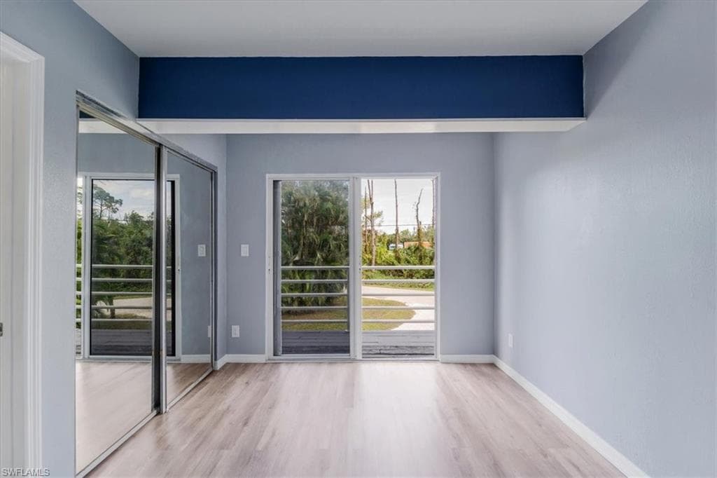 10925 Russell RD-16