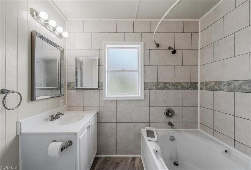 10925 Russell RD-11