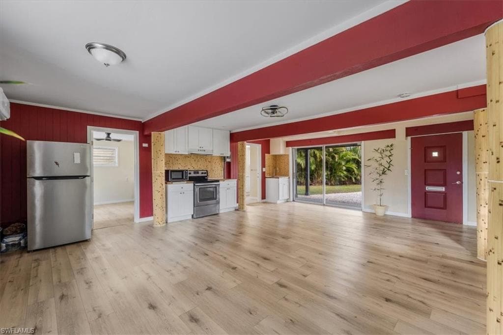 10925 Russell RD-31