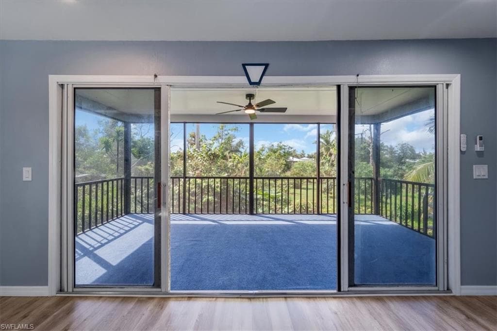 10925 Russell RD-19