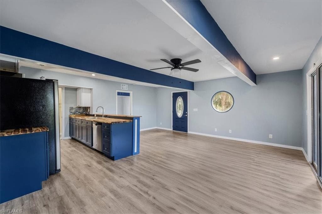 10925 Russell RD-9