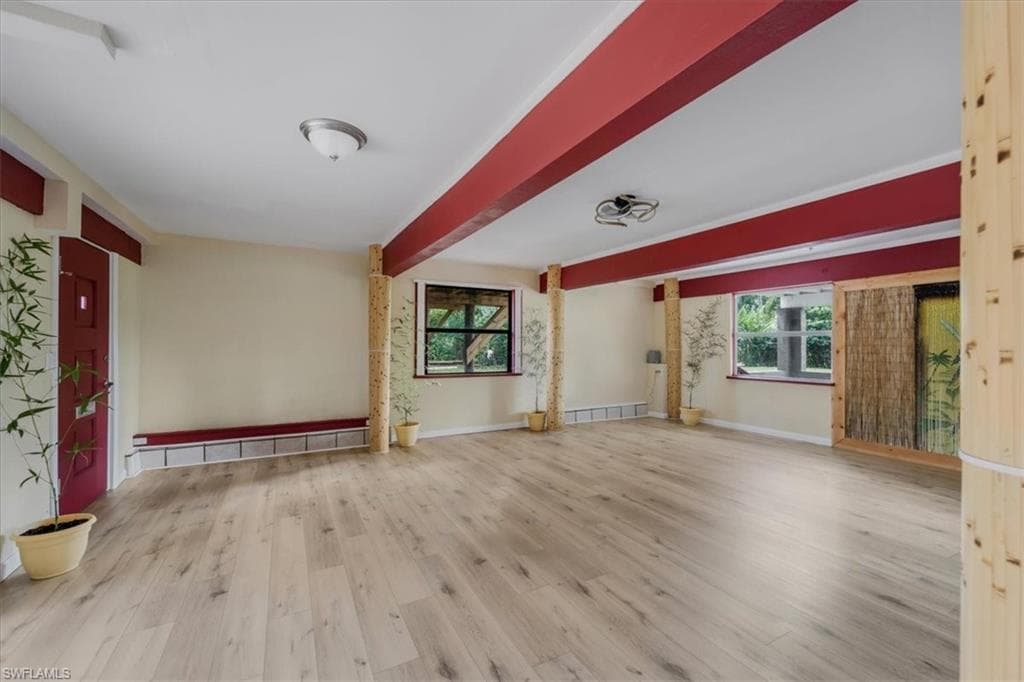 10925 Russell RD-32