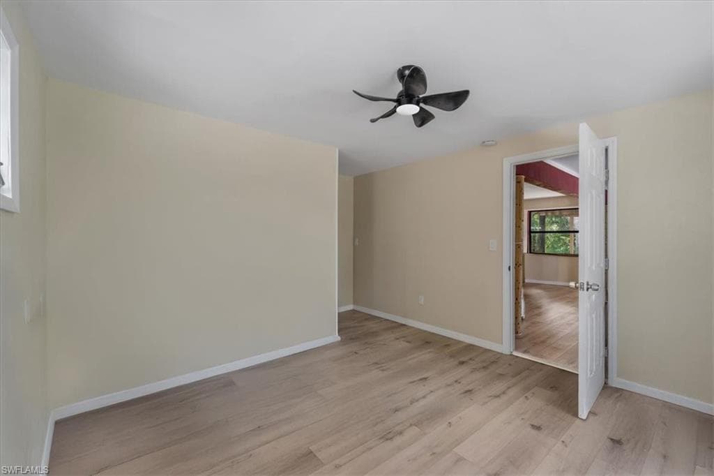 10925 Russell RD-36