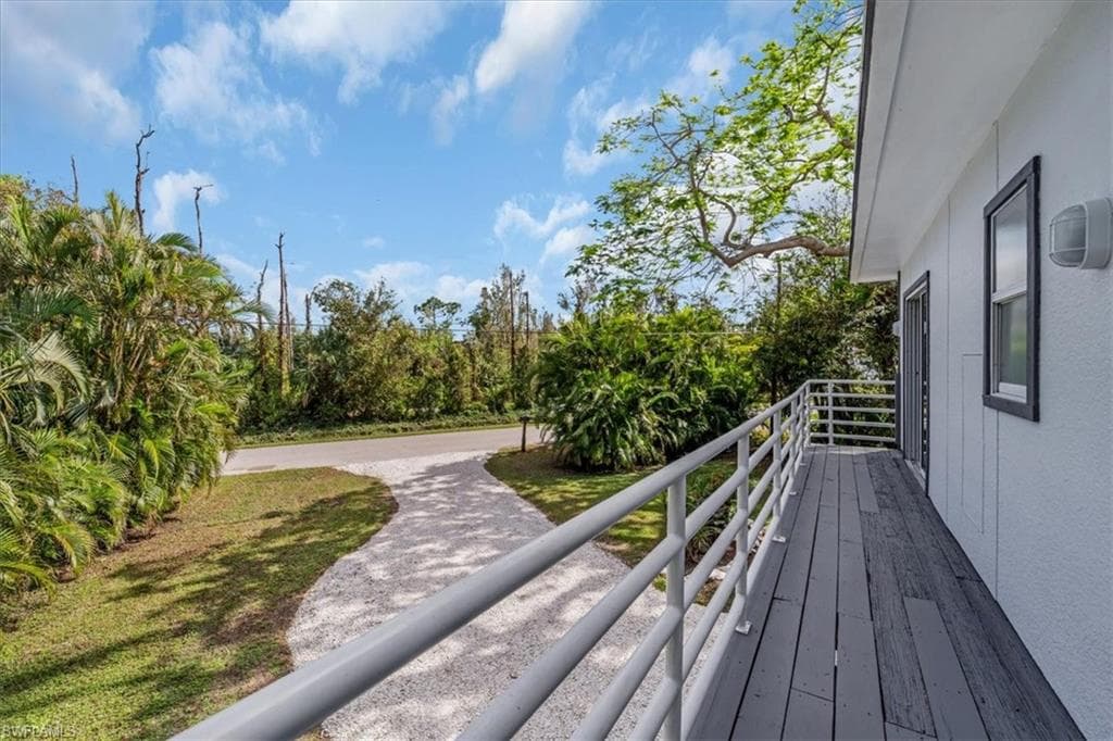 10925 Russell RD-18