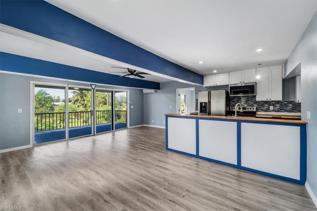 10925 Russell RD-7