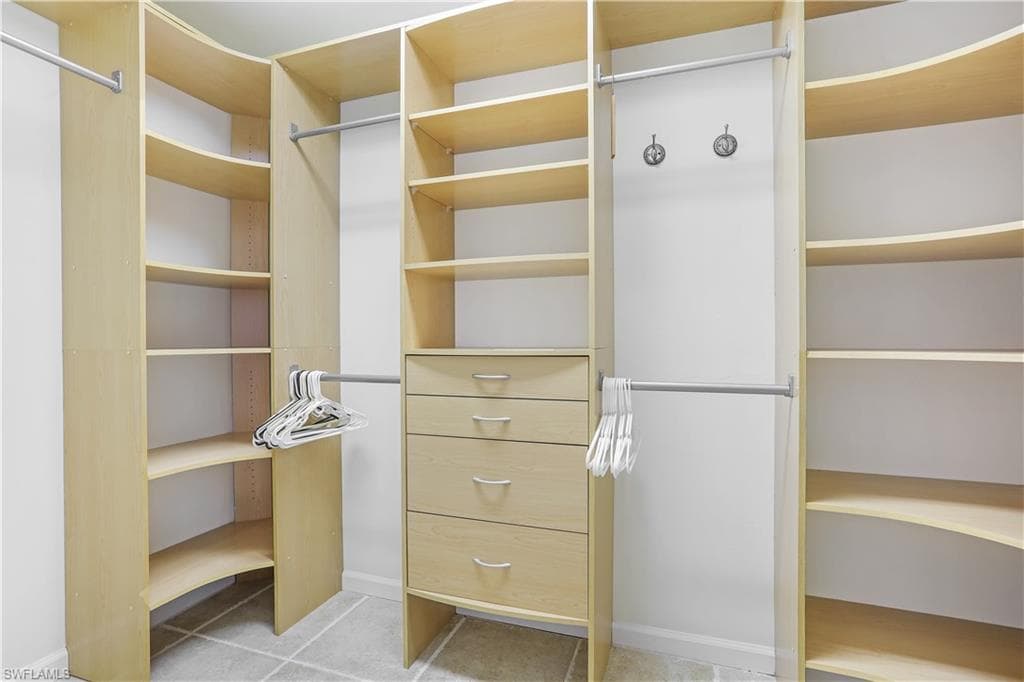 7699 Groves RD, NAPLES FL 34109-21