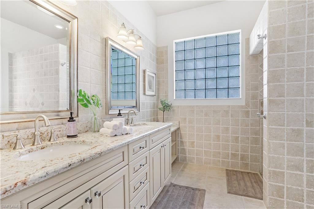 7699 Groves RD, NAPLES FL 34109-19