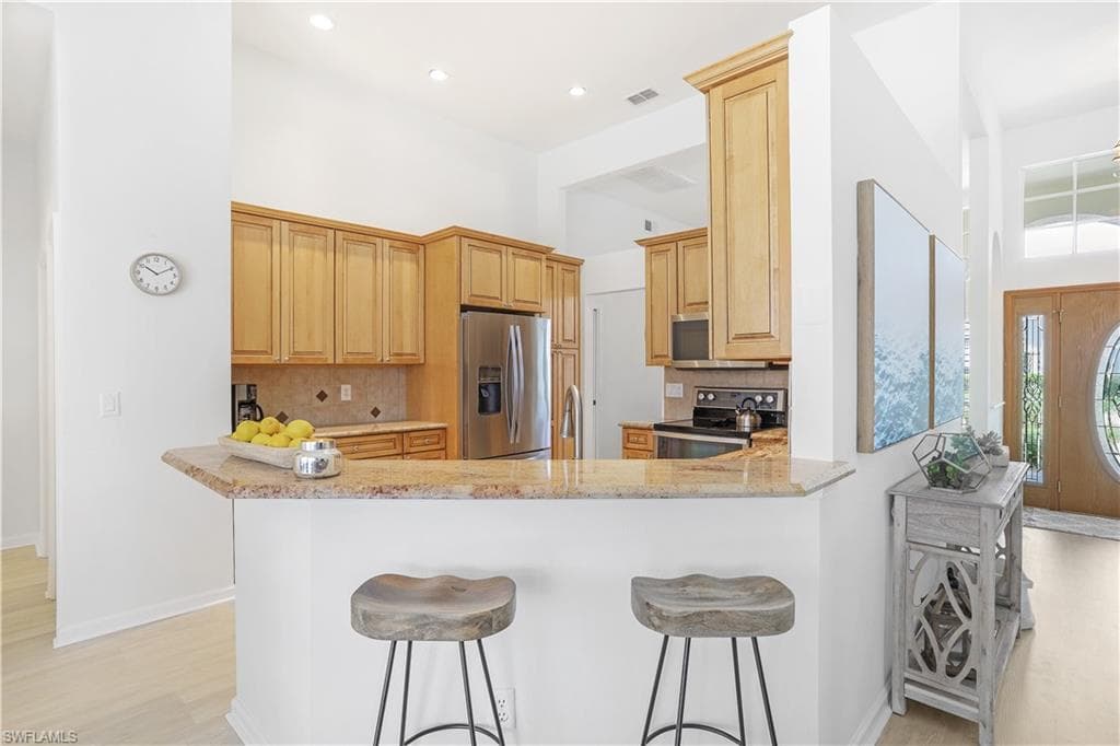 7699 Groves RD, NAPLES FL 34109-9