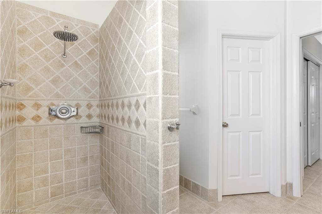 7699 Groves RD, NAPLES FL 34109-17