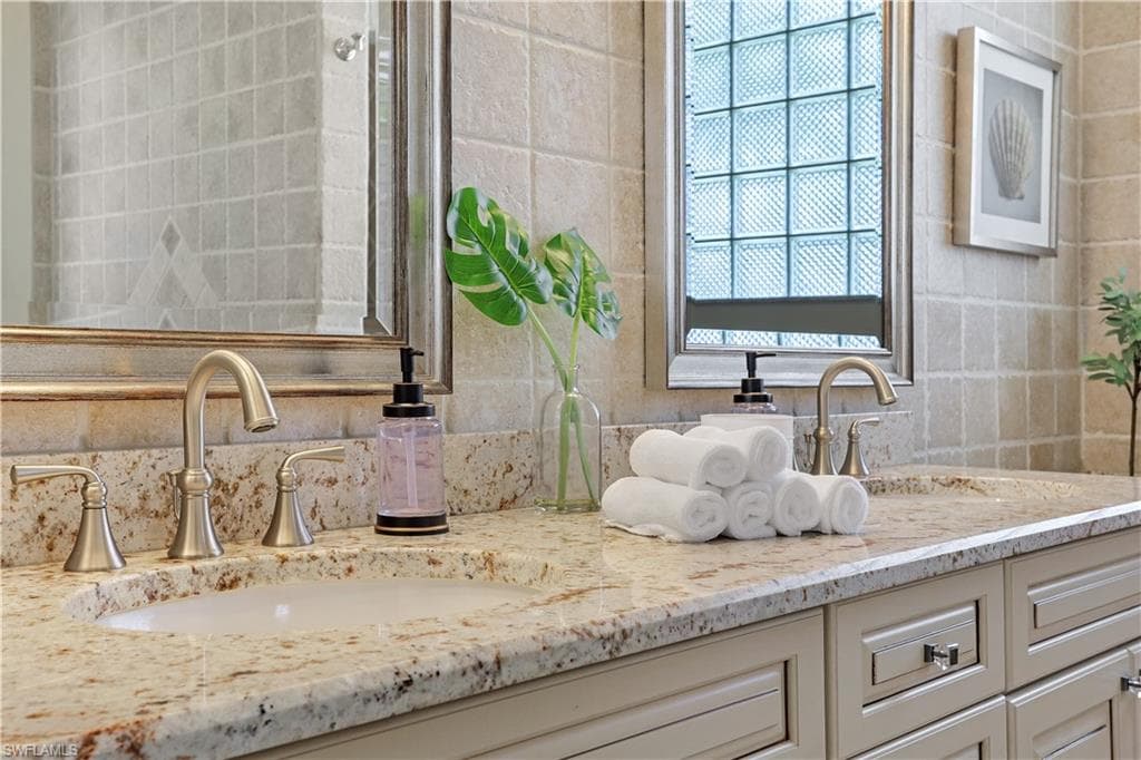 7699 Groves RD, NAPLES FL 34109-20