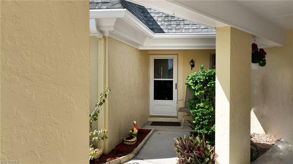 8 Park Lane CIR, LEHIGH ACRES FL 33936-1