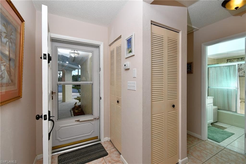 8 Park Lane CIR, LEHIGH ACRES FL 33936-2