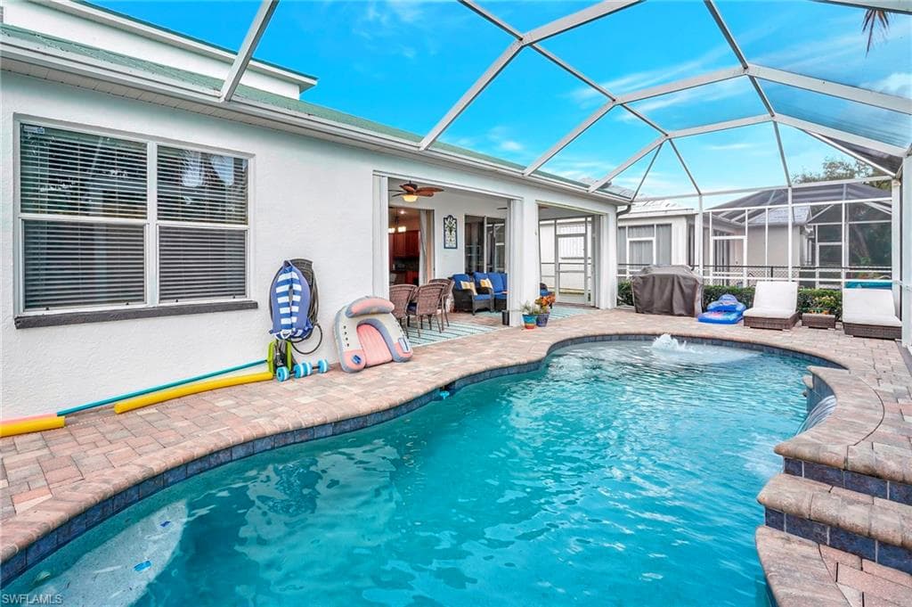 1741 Emerald Cove CIR, CAPE CORAL FL 33991-1