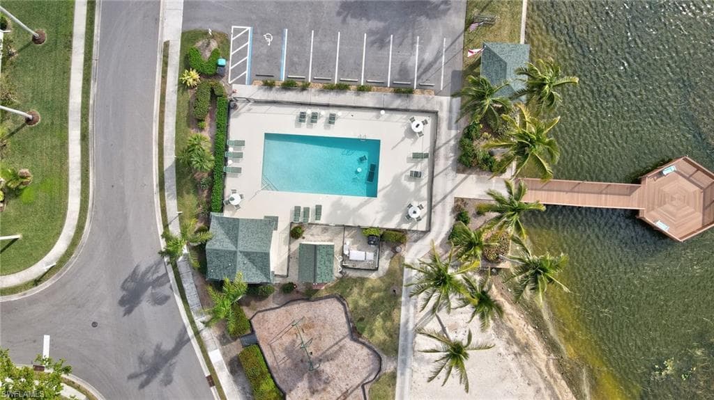 1741 Emerald Cove CIR, CAPE CORAL FL 33991-46