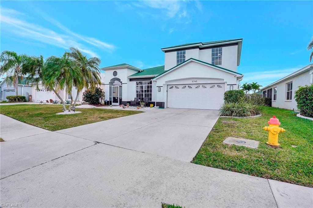 1741 Emerald Cove CIR, CAPE CORAL FL 33991-2