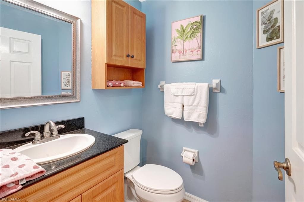1741 Emerald Cove CIR, CAPE CORAL FL 33991-27