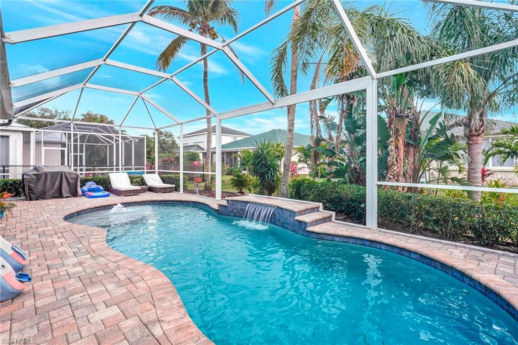 1741 Emerald Cove CIR, CAPE CORAL FL 33991-8