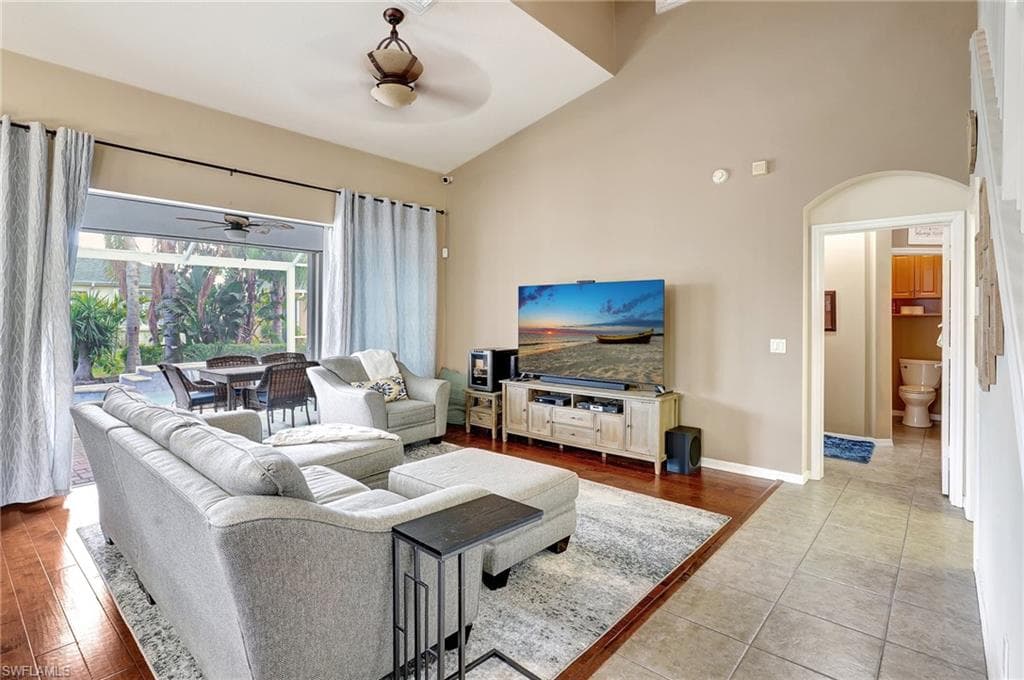 1741 Emerald Cove CIR, CAPE CORAL FL 33991-23