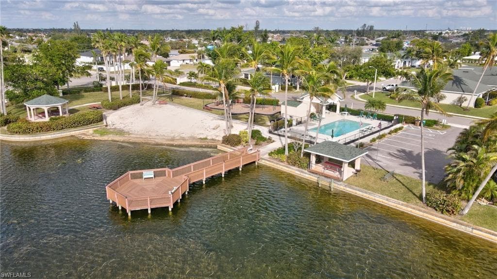 1741 Emerald Cove CIR, CAPE CORAL FL 33991-47