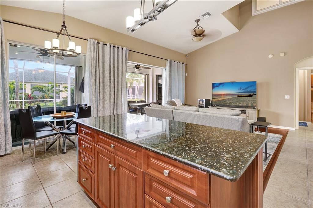 1741 Emerald Cove CIR, CAPE CORAL FL 33991-18