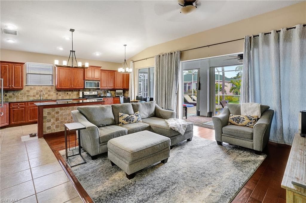 1741 Emerald Cove CIR, CAPE CORAL FL 33991-20