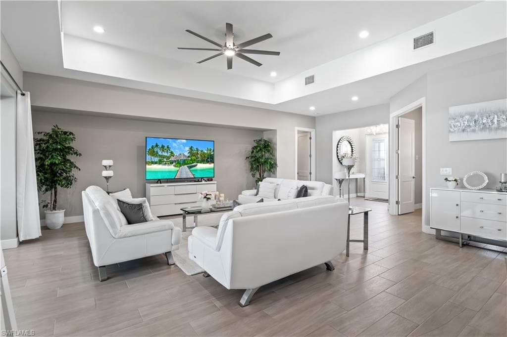 2410 Kismet Lakes LN, CAPE CORAL FL 33993-6