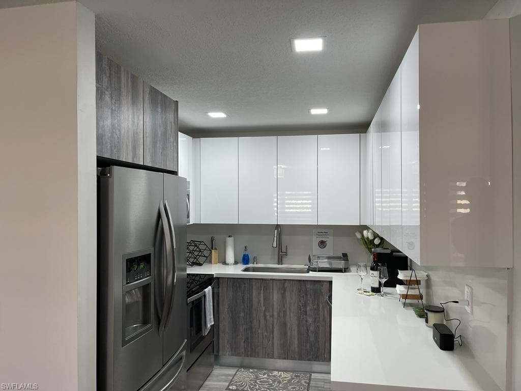 136 Harrison RD # 3, NAPLES FL 34112-7