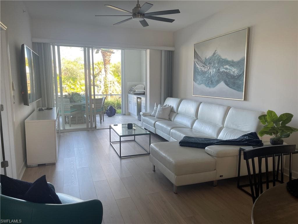 6750 Beach Resort DR # 1907, NAPLES FL 34114-3