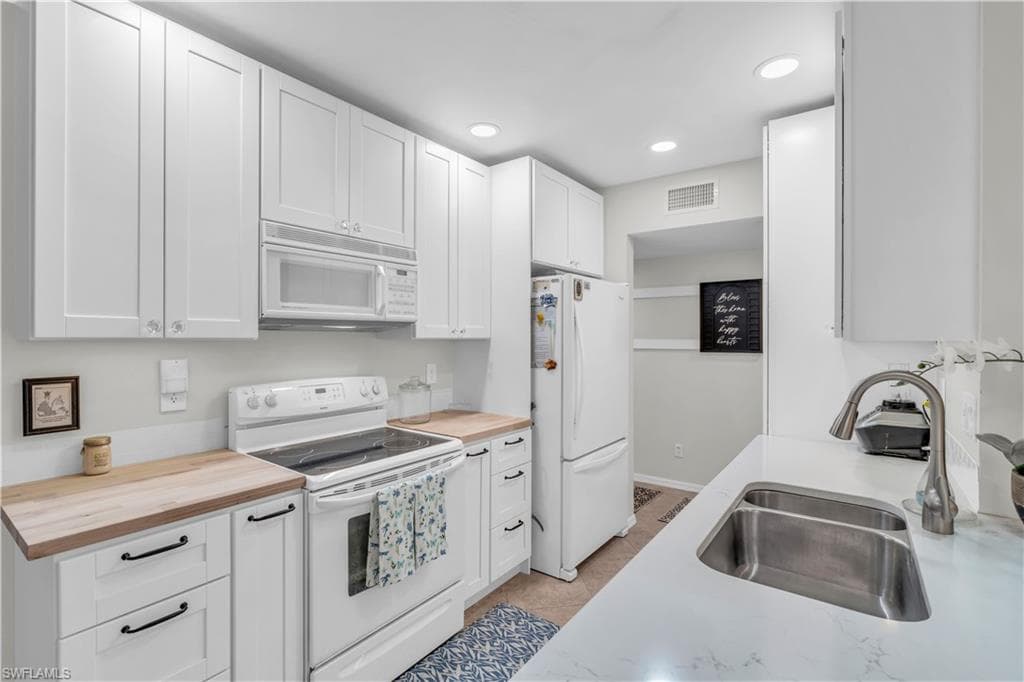 7306 Ascot CT # 2, NAPLES FL 34104-3