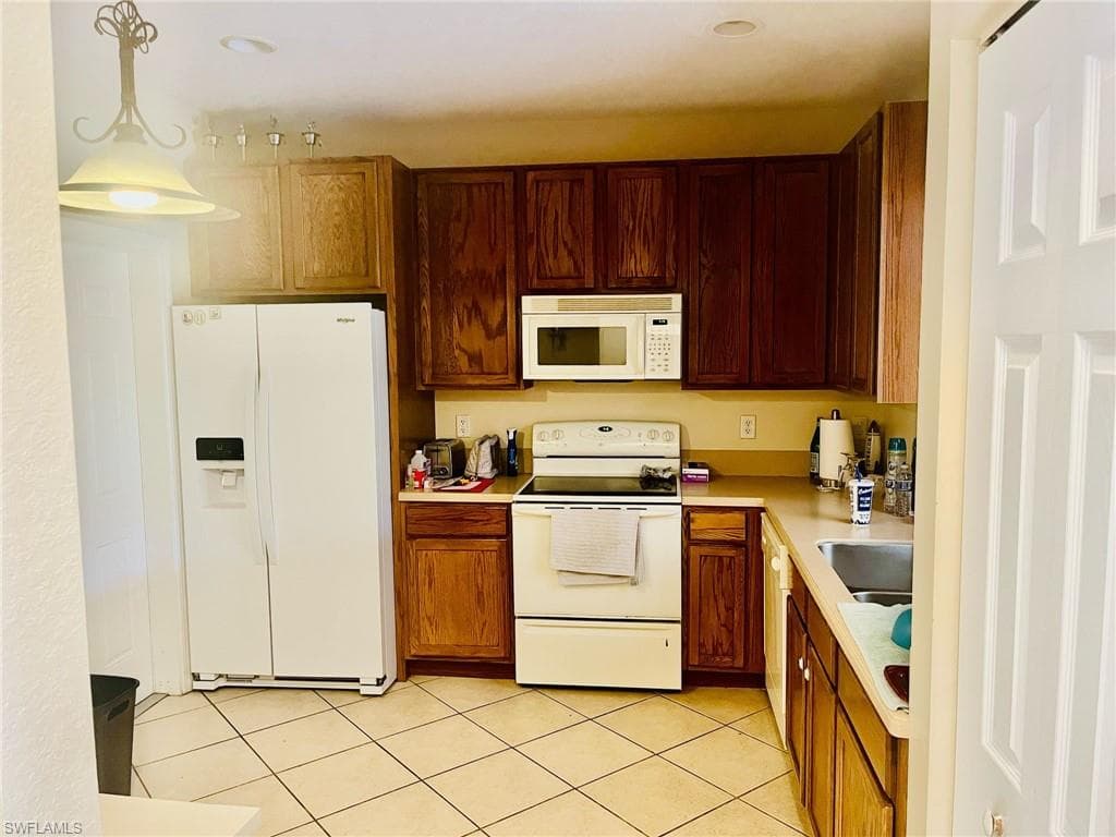 9620 Roundstone CIR, FORT MYERS FL 33967-4