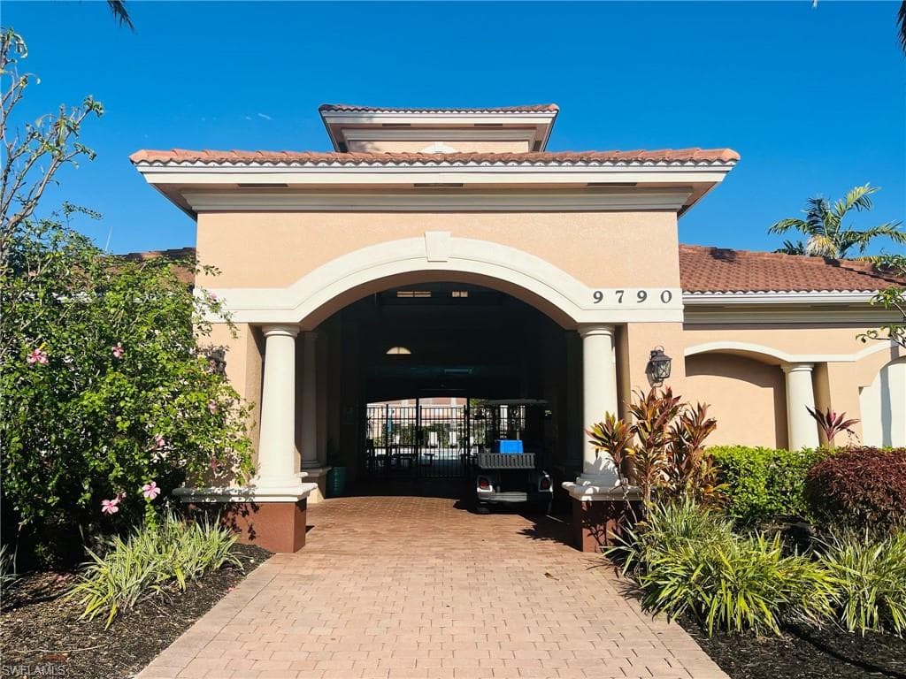 9620 Roundstone CIR, FORT MYERS FL 33967-23