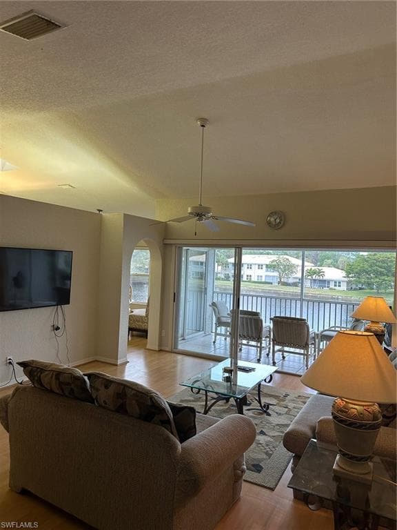 306 Emerald Bay CIR # J5, NAPLES FL 34110-21