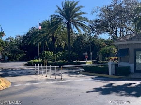 306 Emerald Bay CIR # J5, NAPLES FL 34110-7