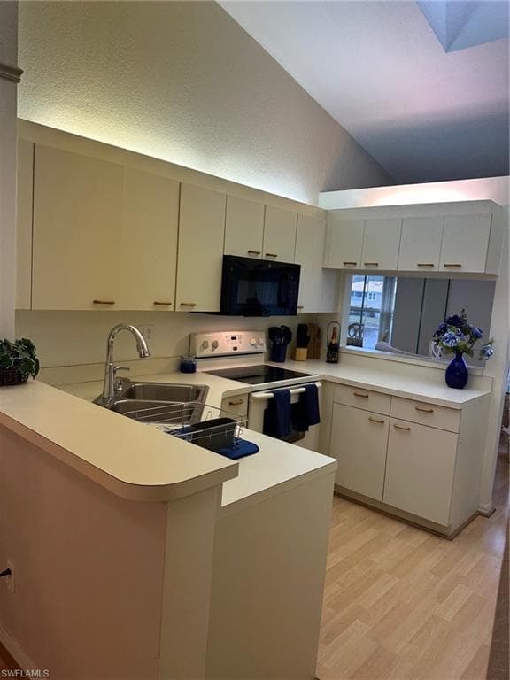 306 Emerald Bay CIR # J5, NAPLES FL 34110-24