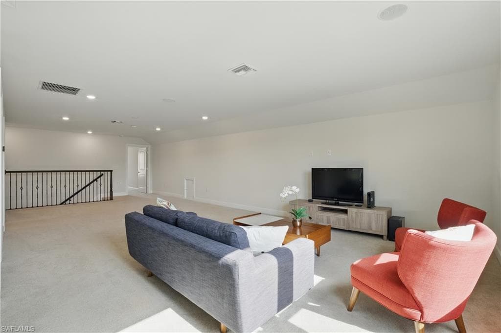 12905 Hadley CT-19