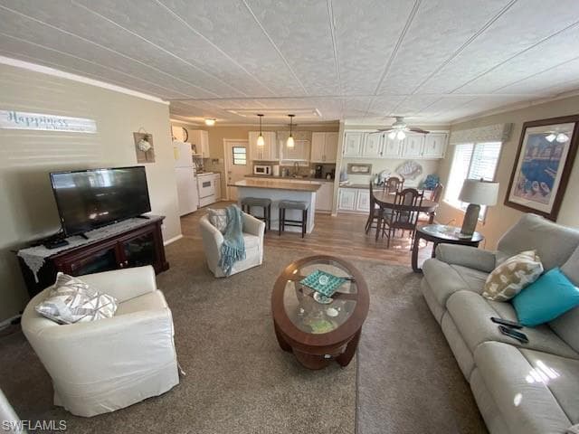 2738 Indianwood DR, NORTH FORT MYERS FL 33917-18