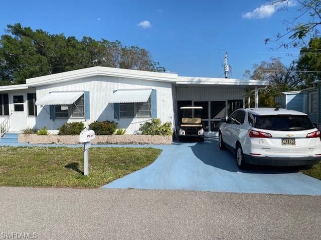 2738 Indianwood DR, NORTH FORT MYERS FL 33917-3