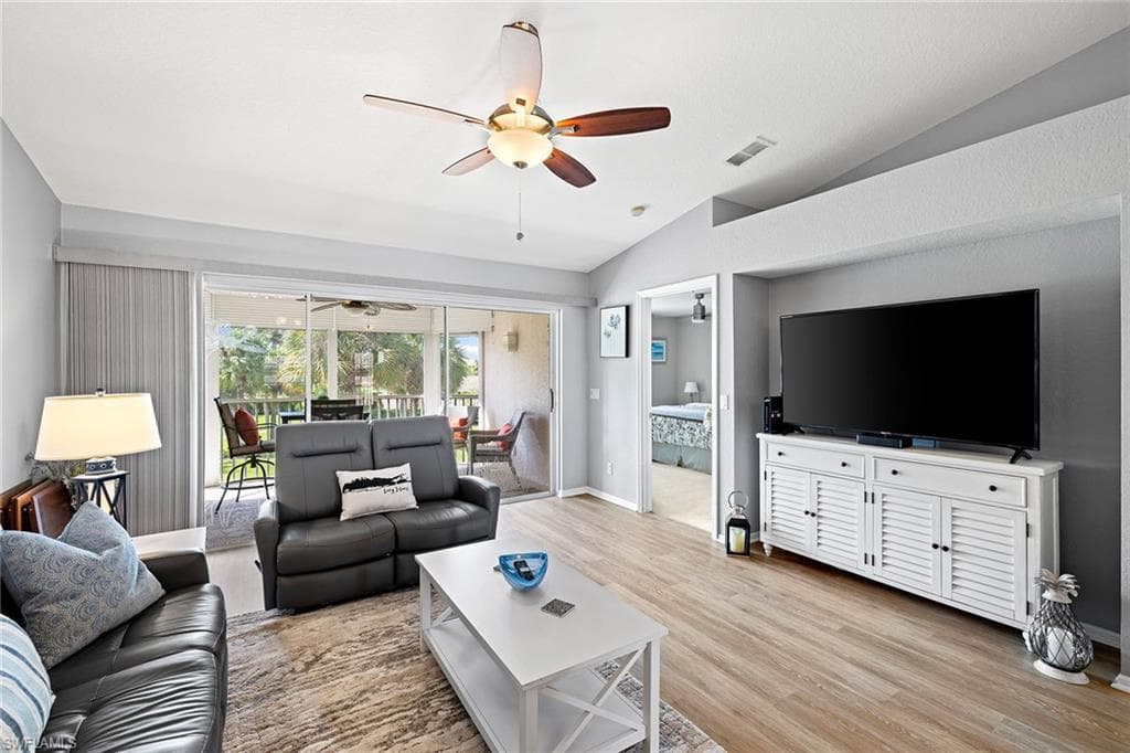 9022 Michael CIR # 4, NAPLES FL 34113-8