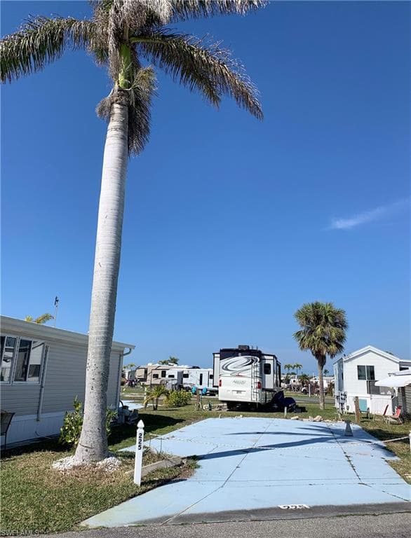 19681 Summerlin #225J RD, FORT MYERS FL 33908-3