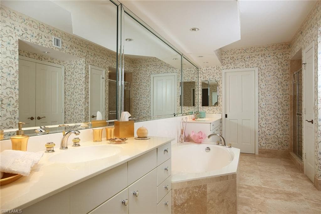 8171 BAY COLONY DR # 1202, NAPLES FL 34108-6