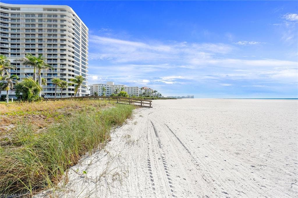 320 Seaview CT # 1810, MARCO ISLAND FL 34145-26