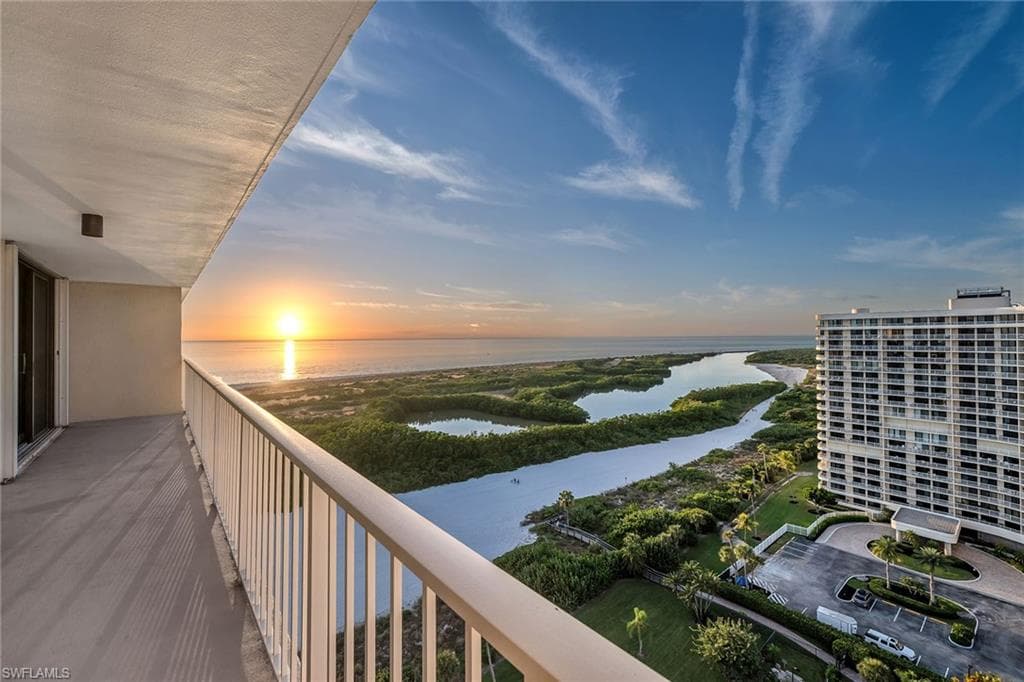 320 Seaview CT # 1810, MARCO ISLAND FL 34145-1