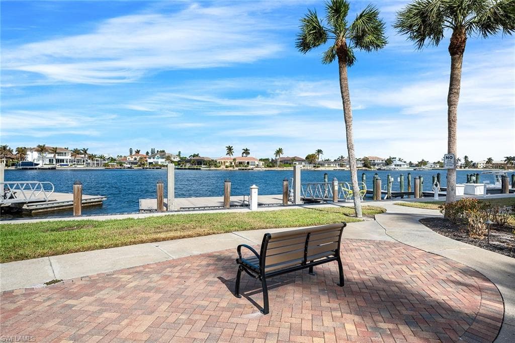 320 Seaview CT # 1810, MARCO ISLAND FL 34145-29