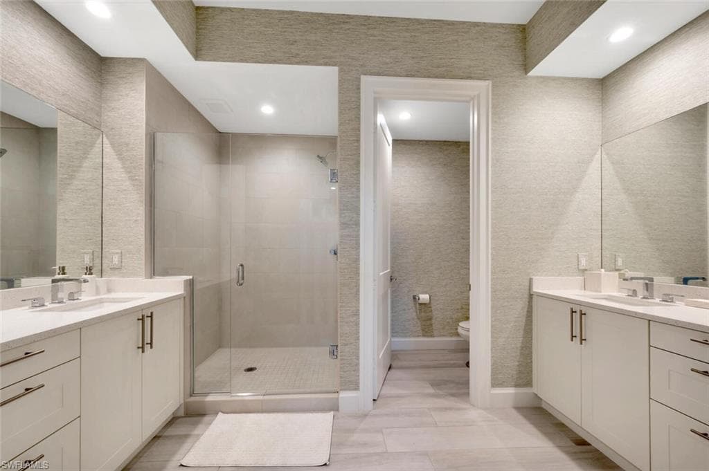 1111 Central AVE # 511, NAPLES FL 34102-22