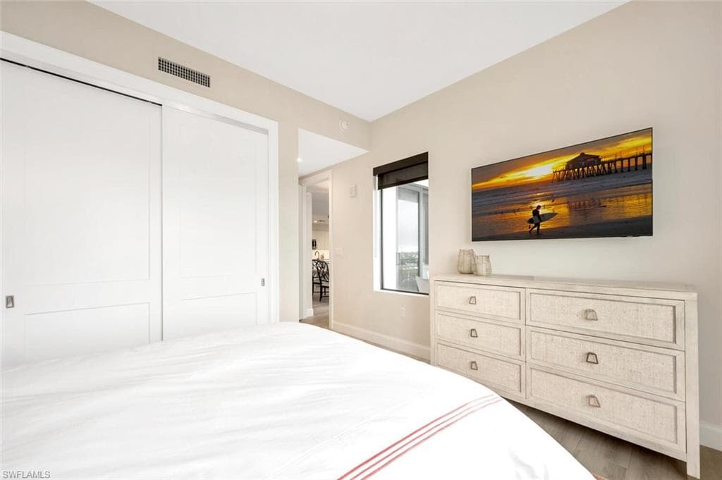 1111 Central AVE # 511, NAPLES FL 34102-26