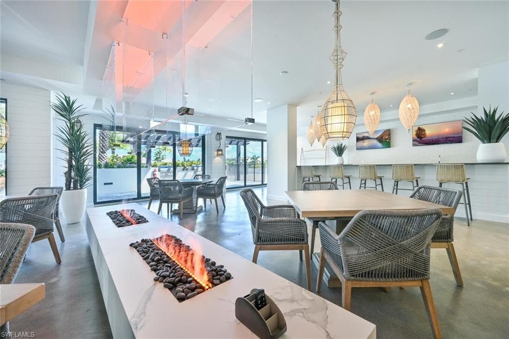 1111 Central AVE # 511, NAPLES FL 34102-41