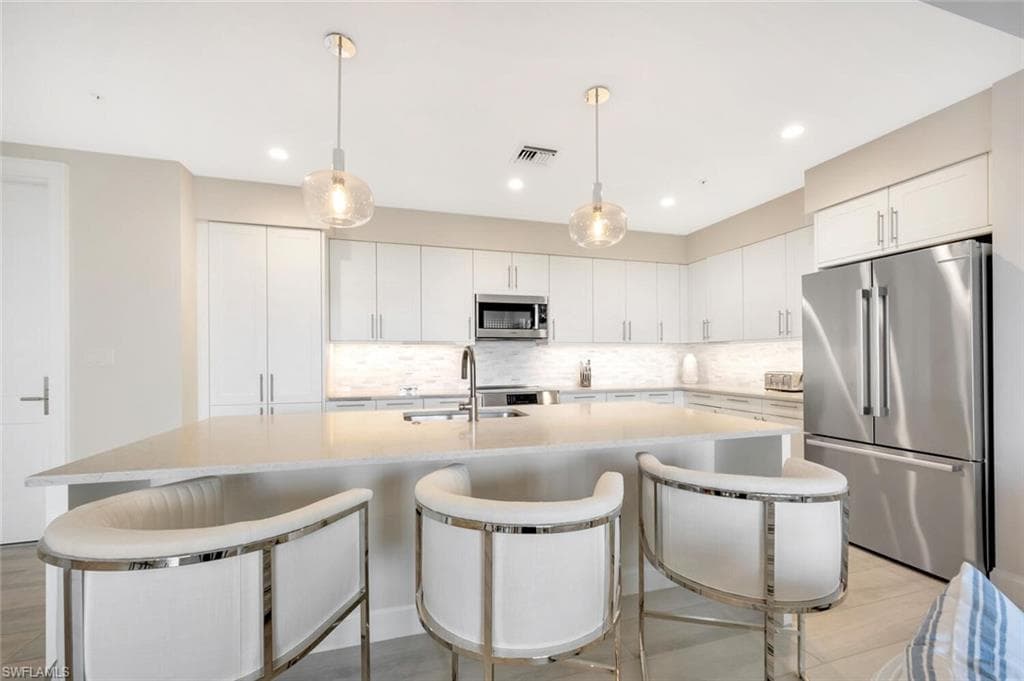 1111 Central AVE # 511, NAPLES FL 34102-12