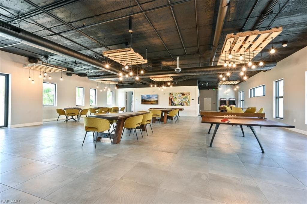 1111 Central AVE # 511, NAPLES FL 34102-46